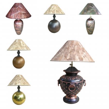 Lampu Meja | Tembaga Jayakarta | Kerajinan Logam Tembaga & Kuningan Boyolali. Kerajinan lampu meja

tembaga atau kuningan mungkin sudah pernah anda lihat di tempat-tempat umum seperti lobby hotel atau tempat-tempat makan. Kerajinan lampu ini memang